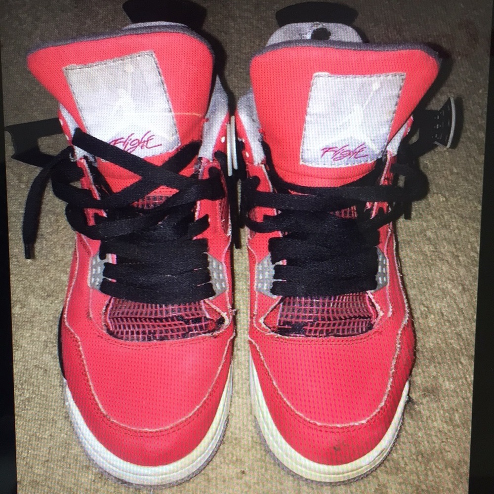 Toro Bravo Jordan 4s